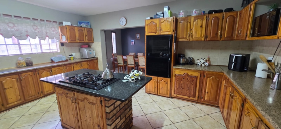 4 Bedroom Property for Sale in Miederpark North West